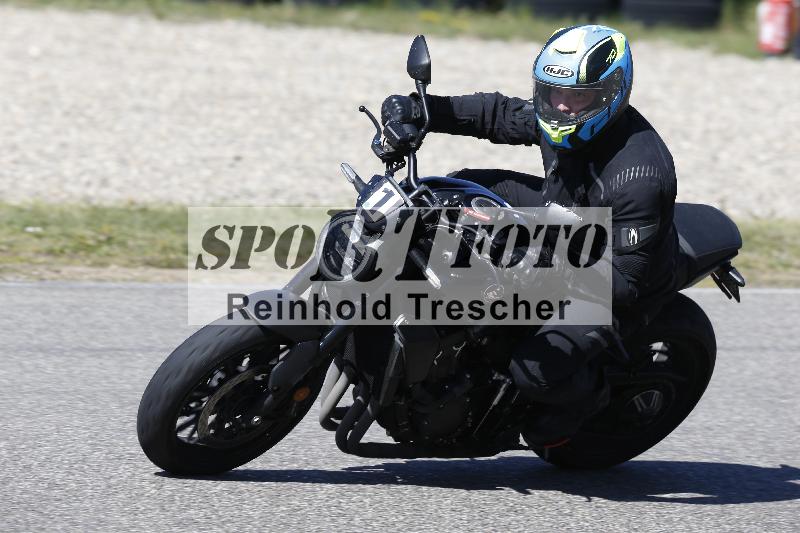 /05 07.04.2026 Cornu Master School ADR/Gruppe gruen/1